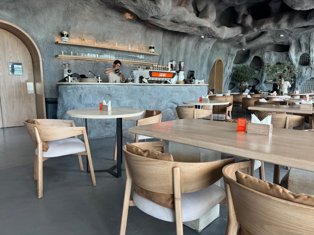 CAVE CAFE & RESTAURANT | FEW.ae