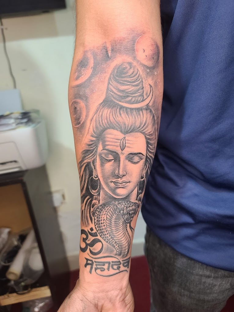 GRG tattoo studio abu dhabi | FEW.ae