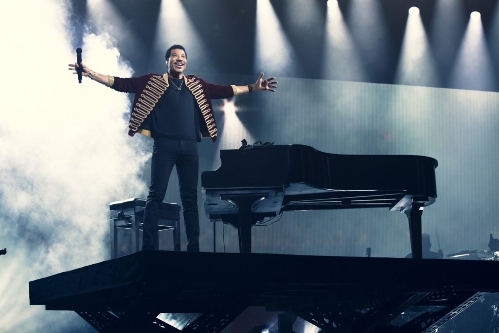 lionel richie live in abu dhabi | FEW.ae
