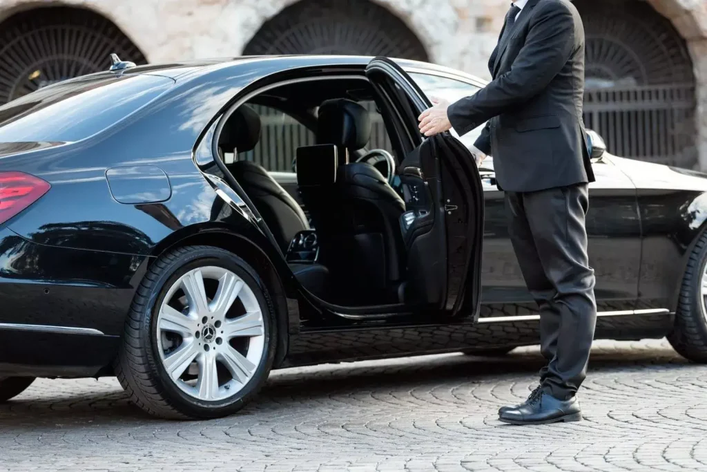 dubai airport transfer | FEW.ae
