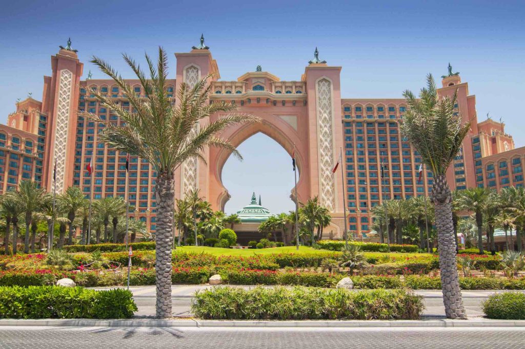The world famous Atlantis Hotel on the Jumeirah Palm Island in Dubai United Arab Emirates | FEW.ae