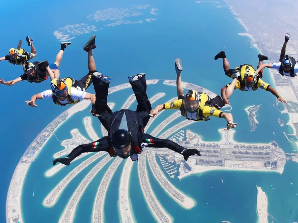 How much does it cost to skydive in Dubai1 | FEW.ae