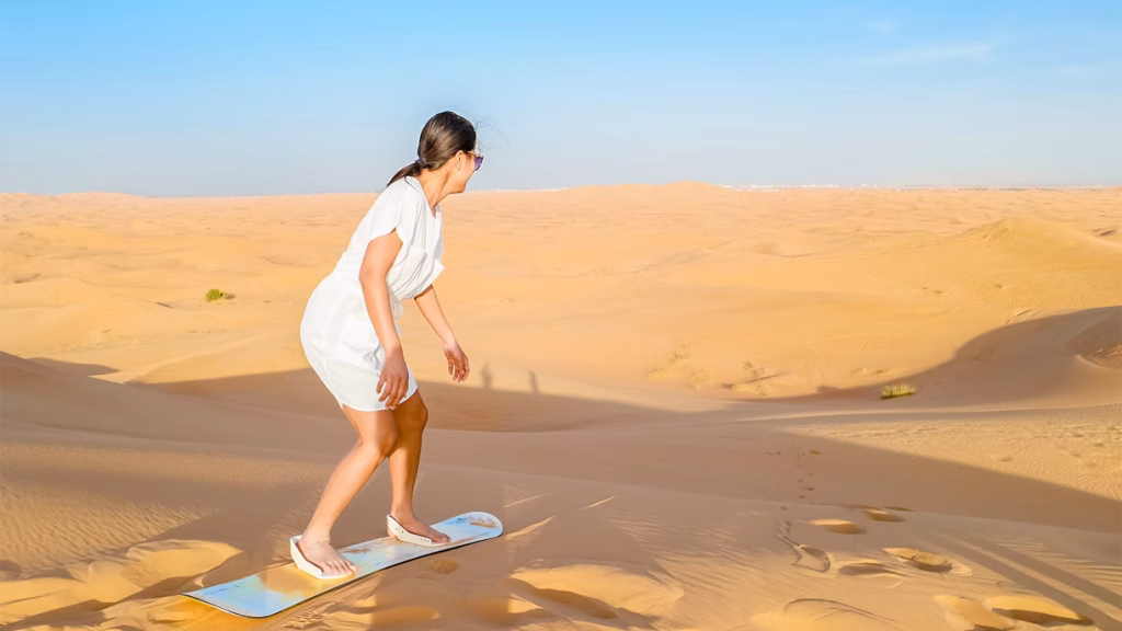 How to do sandboarding in Dubai2 | FEW.ae