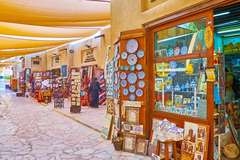 How to experience pottery markets in Old Dubai?