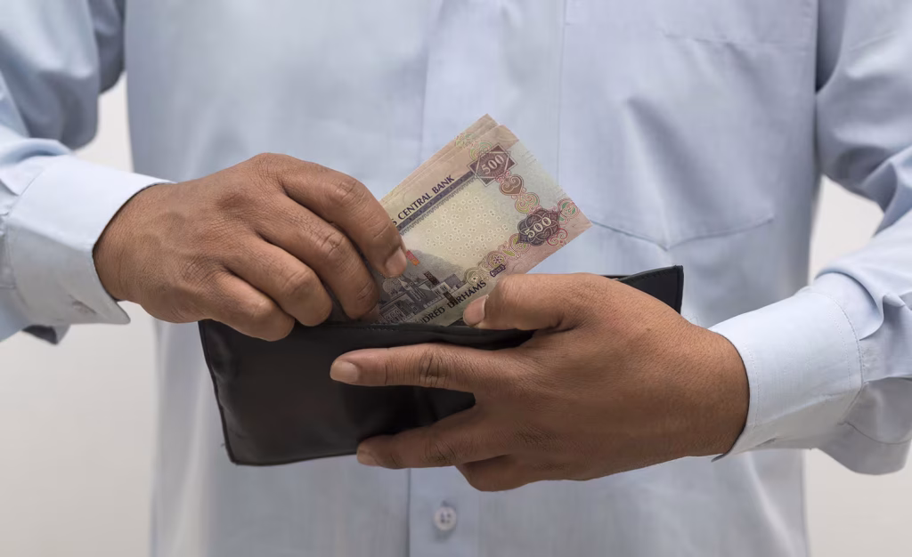What is the best currency to use in Dubai1 | FEW.ae