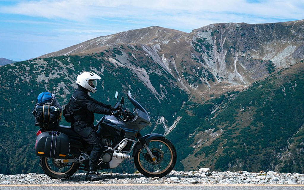 Whats the best way to rent a motorbike in Dubai1 | FEW.ae