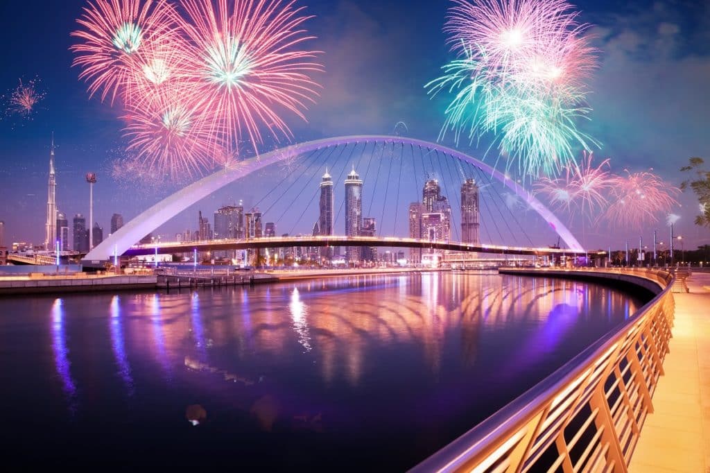 FireworksDisplayOverDubaiDowntownSkyscrapersAndTheNewlyBuilt | FEW.ae